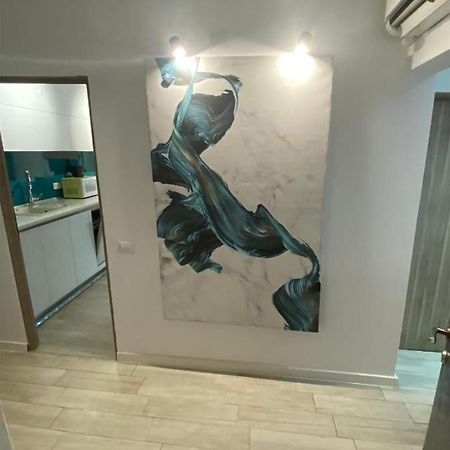 Beautiful Modern Apartment Κραϊόβα Εξωτερικό φωτογραφία