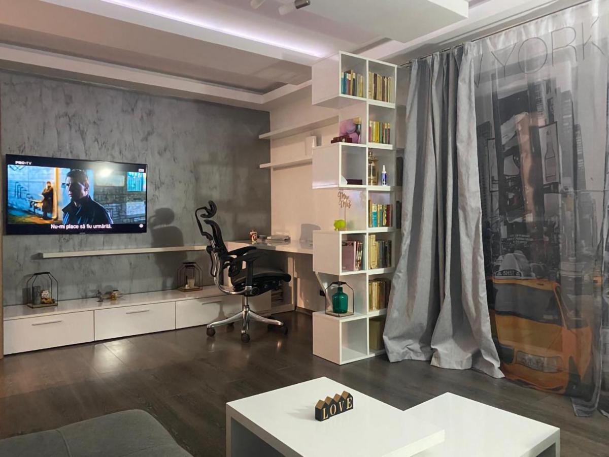 Beautiful Modern Apartment Κραϊόβα Εξωτερικό φωτογραφία